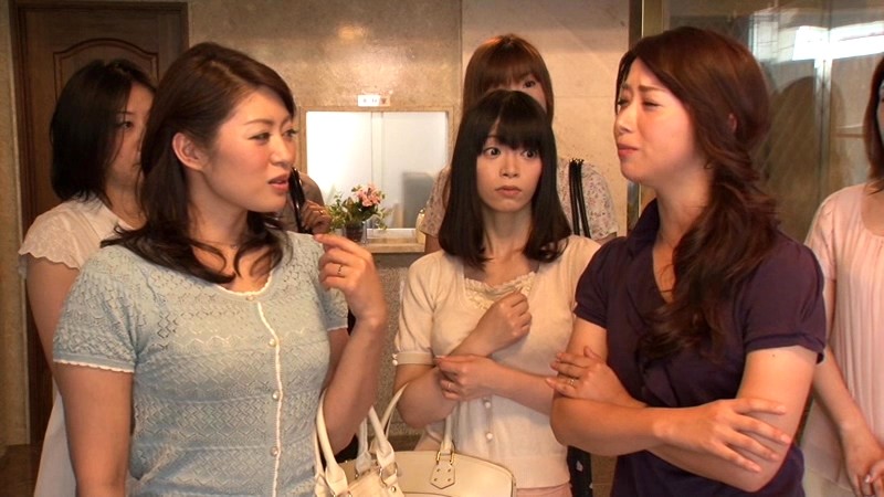 【FANZA長編無料動画（約2分）】情欲人妻レズバトル～社宅内で勃発する妖艶な妻同士の派閥争い！～ 音無かおり 加藤ツバキの画像 091